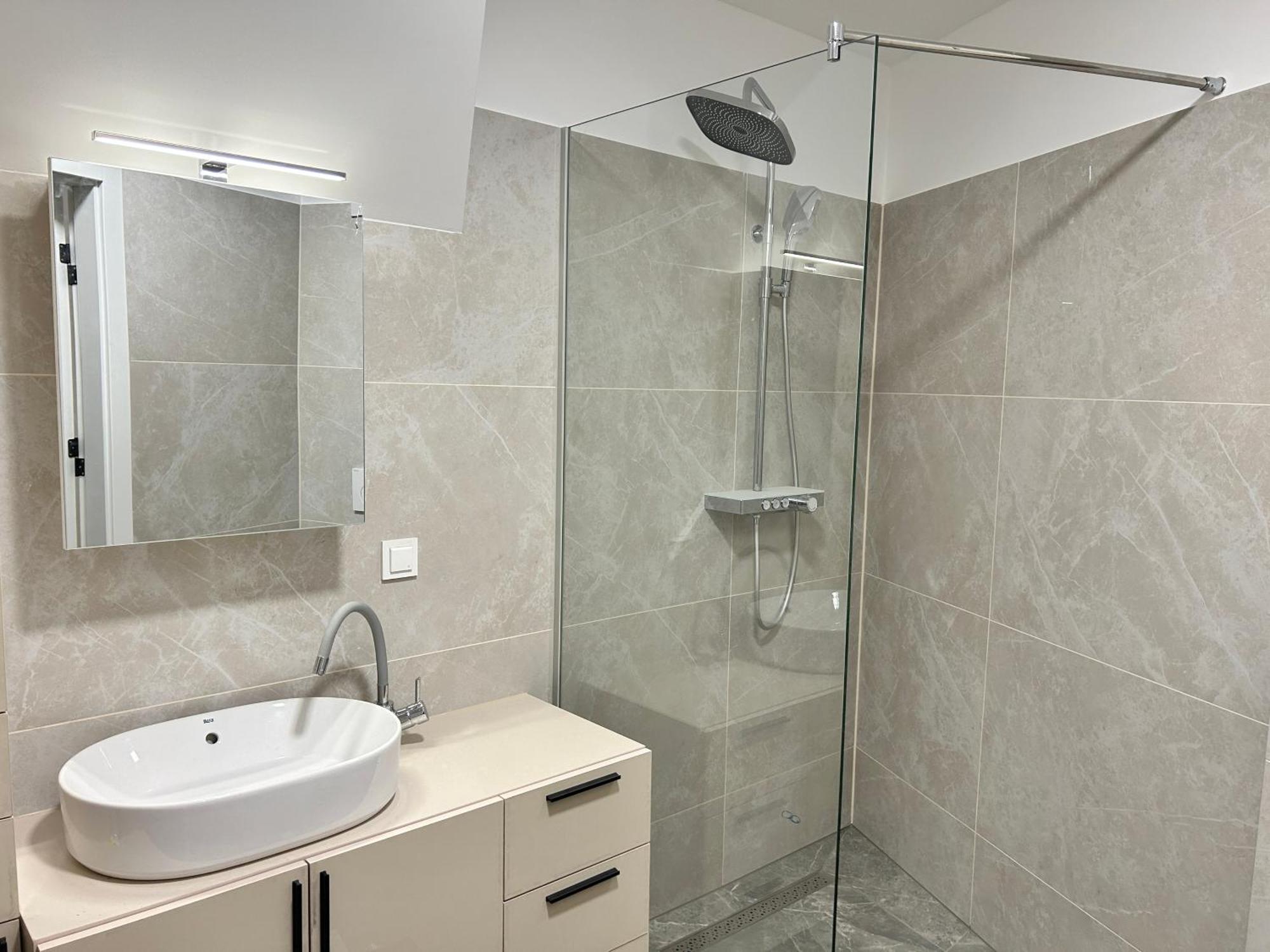 Asp Modern Apartments With Balcony & Free Parking Wina Bagian luar foto